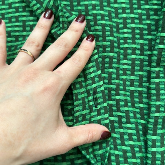 Off Shoulder Raffled Sleaves - Picture 5 of 5